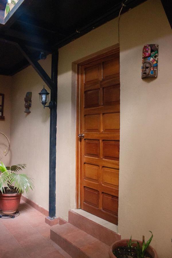 Hotel Casa Irma à Ville de Guatemala Extérieur photo