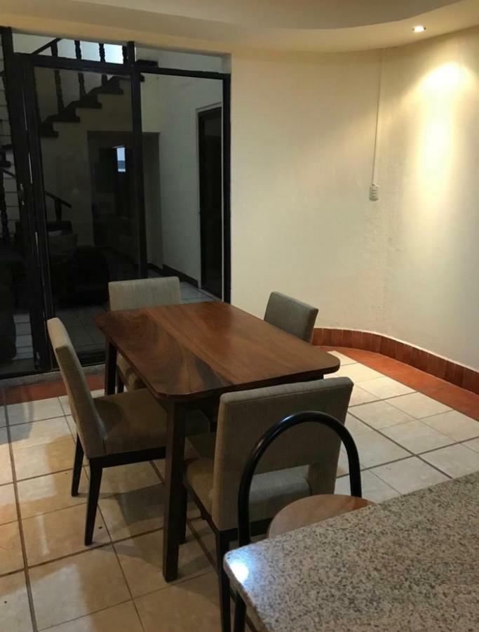 Hotel Casa Irma à Ville de Guatemala Extérieur photo
